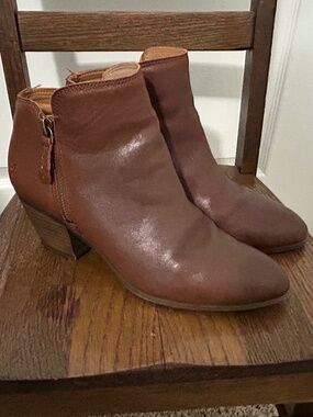 FRYE Judith Double Zip Booties in Whiskey Brown Leather Size 8